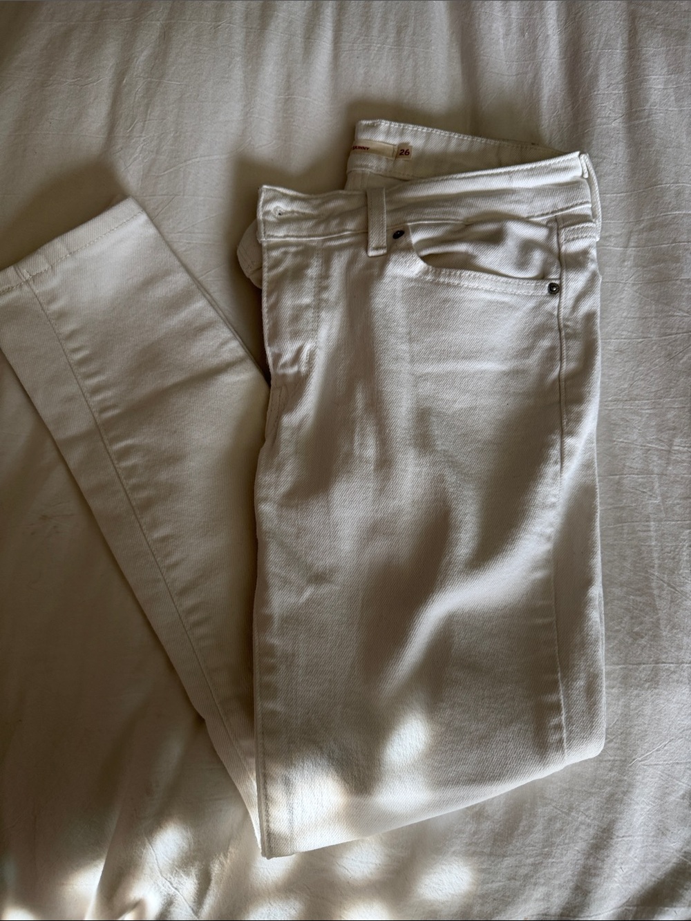 Women’s White 711 Levi’s Slim Jeans